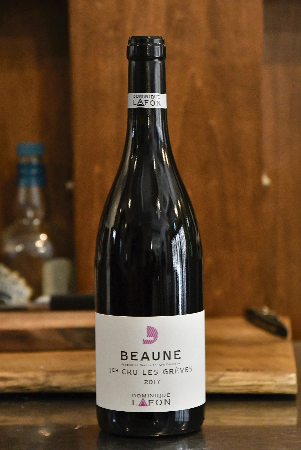 合わせたのは「Dominique Lafon Beaune 1er Cru Les Grèves 2017」。「ふっくらとした果実味で、煮込みを引き立てます」と星さんらしいセレクト。