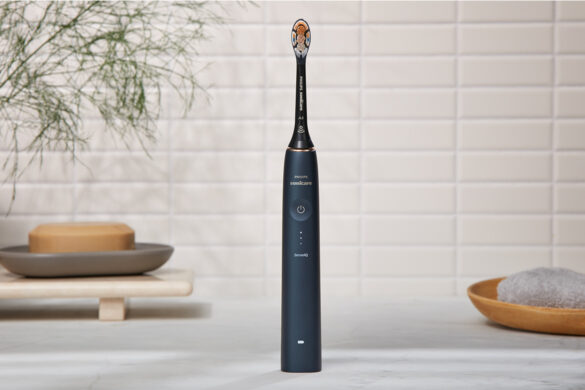 フィリップス｜⻭を⾒せて、笑える明日へ⾼い⻭垢除去⼒で選ばれる「ソニッケアー」最上位モデル