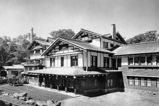 1940年に外国人受け入れの国策ホテルとして開業した日光観光ホテル（現中禅寺金谷ホテル）。写真：金谷ホテル株式会社
