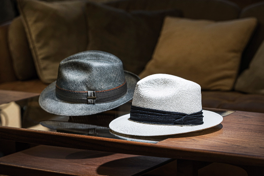 同社がインターネット通販で取り扱う2000種類以上の紳士帽は、来店型帽子倉庫でも購入可能だ。