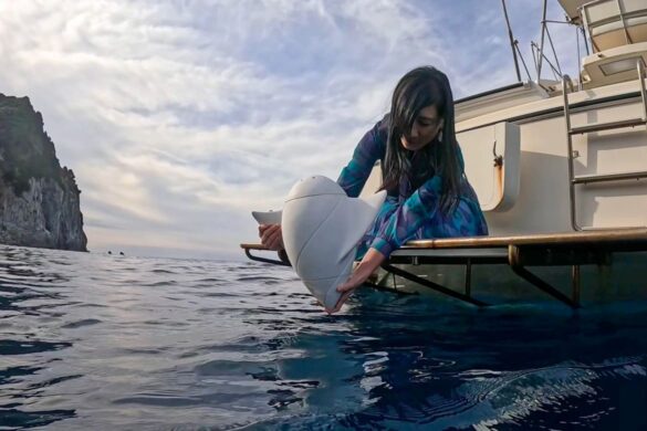 新たな終活の選択肢「深海葬」 クリオネ型天然素材の骨壺で静かに深海へ