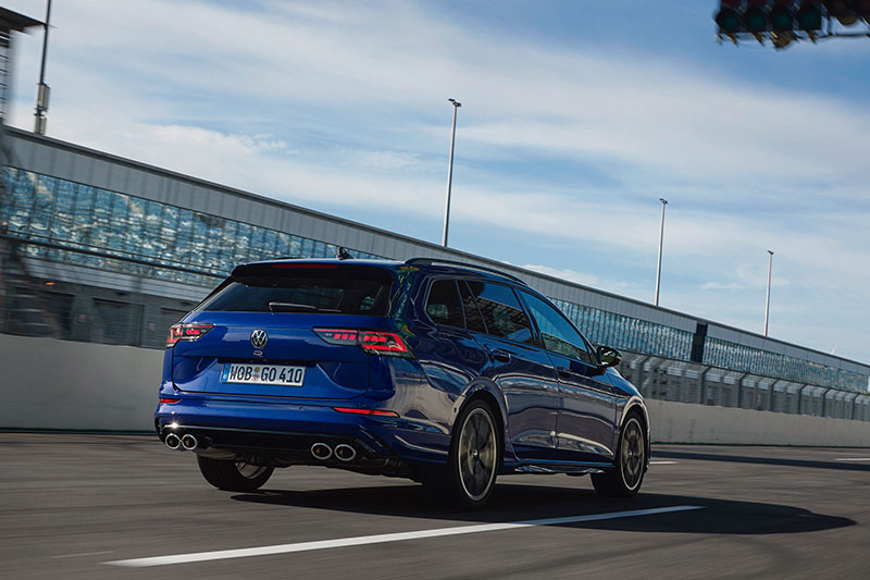 【Volkswagen】Golf R Variant