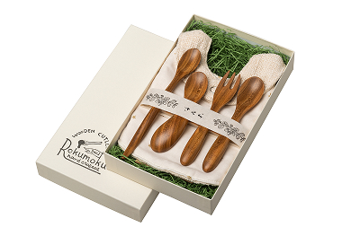 木を活かす!名入れBabyスプーン4本&スタイのセット