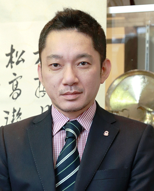 本郷美術骨董館　代表 染谷尚人さん