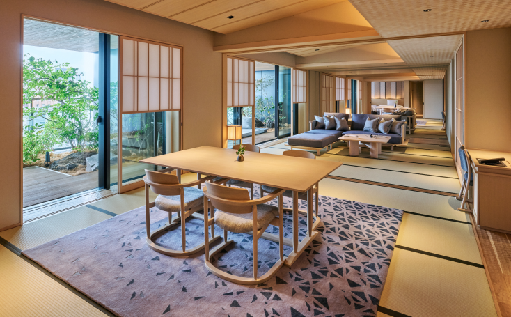 最高級の「ふふラグジュアリープレミアムスイート」。二部屋を繋げると約50畳の大広間に