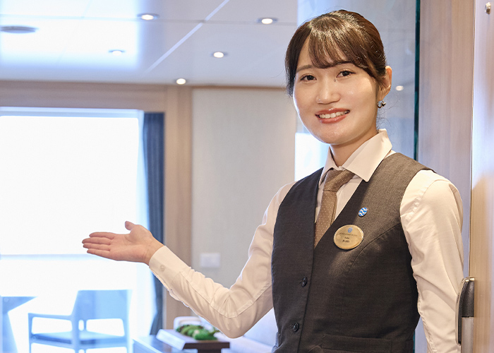 サービスを提供するバトラー
