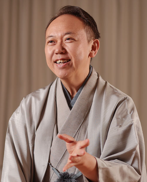 西川流四世家元 西川 千雅（にしかわ かずまさ）
