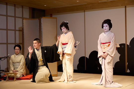 「浅草ビューホテル アネックス 六区」では、お座敷でしか見ることのできない舞踊と演奏を楽しめる「浅草芸者の踊り」を毎週水・金に開催。八好さんも定期的に出演し、芸を披露している。