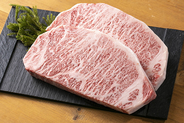 〈飛騨牛メス牛〉最高A5等級 厚切りサーロインステーキ