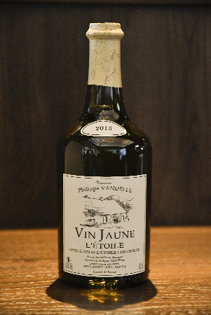 フカヒレと合わせるなら「Philippe Vandelle Vin Jaune L’Etoile」がおすすめ。ブランデーを思わせる芳醇な香りがフカヒレの旨みと相性抜群。